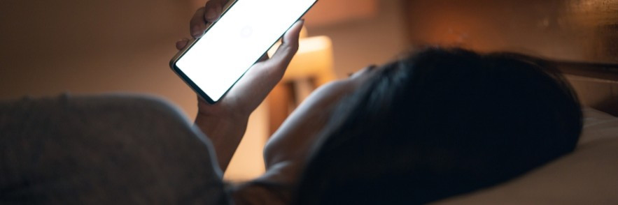 Lumière bleue et sommeil : pourquoi est-elle si nocive ?