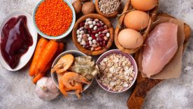 Quels aliments privilégier en cas d’acné ?