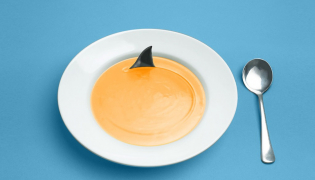 Heavy metals : the return of the teeth of the sea