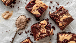 Brownies vegan beurre de cacahuètes noix de pécan à la Protéine Végétale et Bio