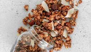 Granola vegan amandes, noisettes et chocolat à la Protéine Végétale et Bio