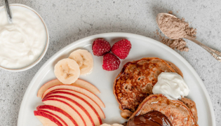 Pancakes protéinés façon Banana Bread à la Protéine Végétale et Bio