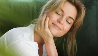 Acide hyaluronique et collagène : le duo jeunesse de la peau