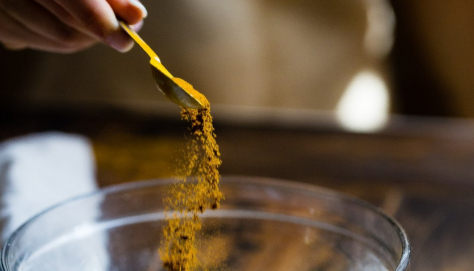 Curcuma : la plante de tous les dangers ?